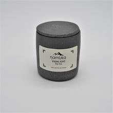 Afbeelding in Gallery-weergave laden, Pine Tree 180ml geurkaars grijs gespikkeld
